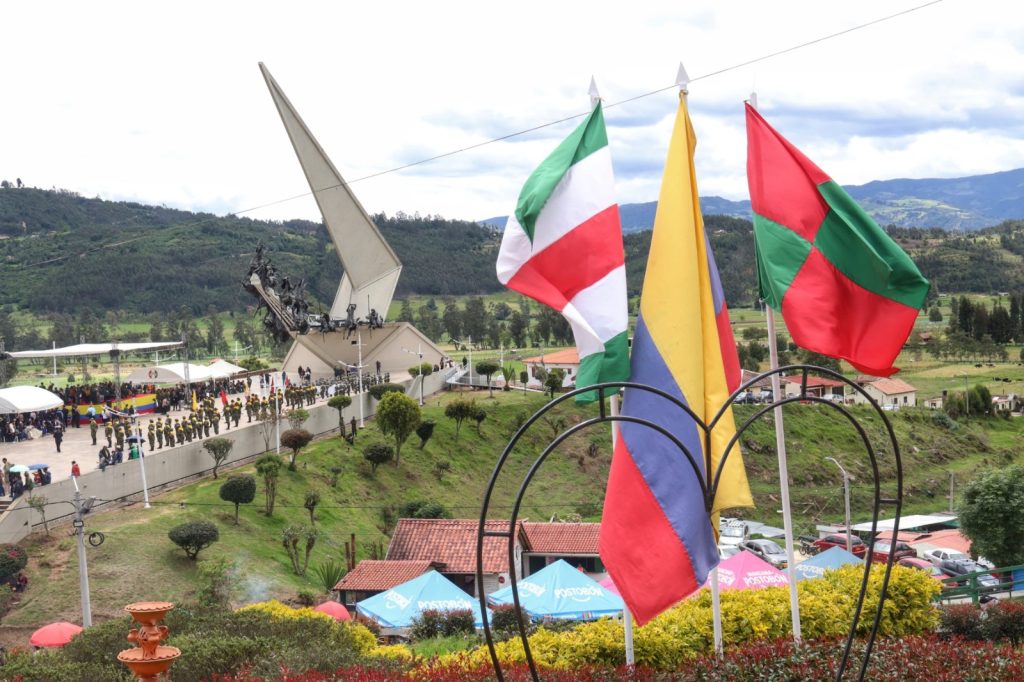 El Pantano de Vargas enciende un ‘zoológico iluminado’ en esta Navidad